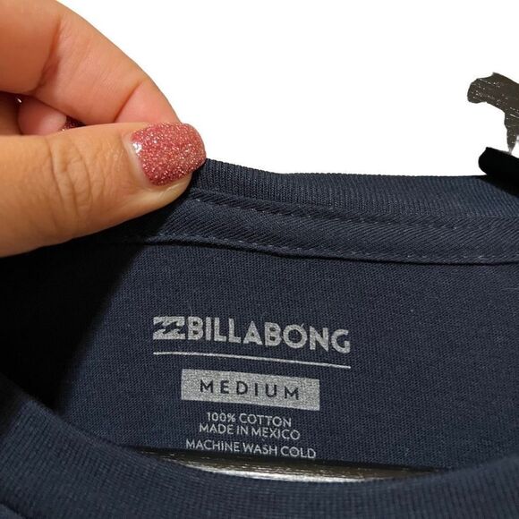 NWT Men's Billabong Logo Navy Blue T shirt 100% cotton Med - Picture 3 of 3